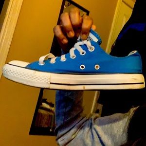 Blue low top chuck Taylor converse